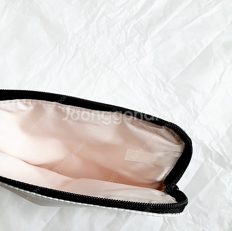 샤넬뷰티정품)샤넬 르블랑 화이트 미니파우치--1