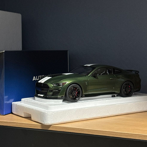 1:18 다이캐스트 (컴포짓) 오토아트 머스탱쉘비