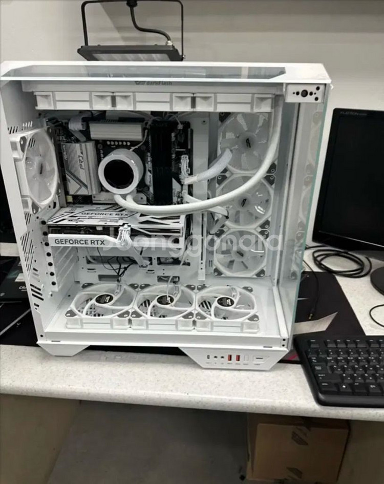 화이트 게이밍 조립 pc--0
