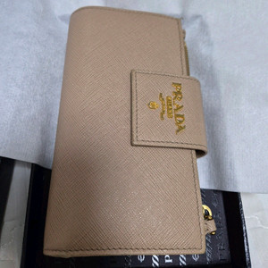 정품인증서 프라다 사피아노 중지갑 지퍼