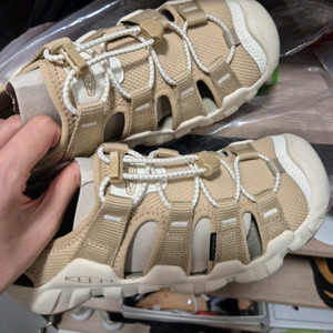 킨 KEEN 여름 샌들 스킨색 베이지 250 여름휴가