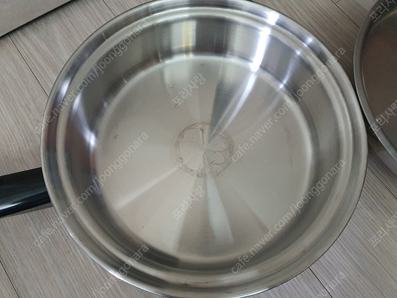 암웨이 퀸 미국산 중형 후라이팬 중형팬 냄비 이미지