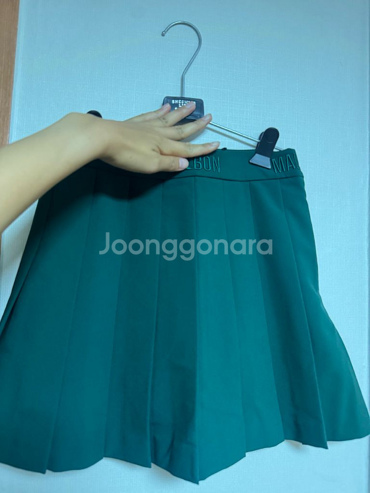 말본 스크립트 플리츠 스커트--3