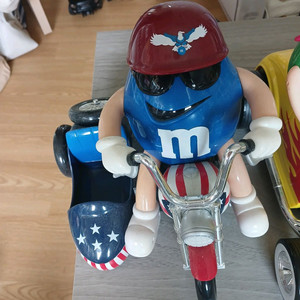 M&M 캐릭터 오토바이 장난감