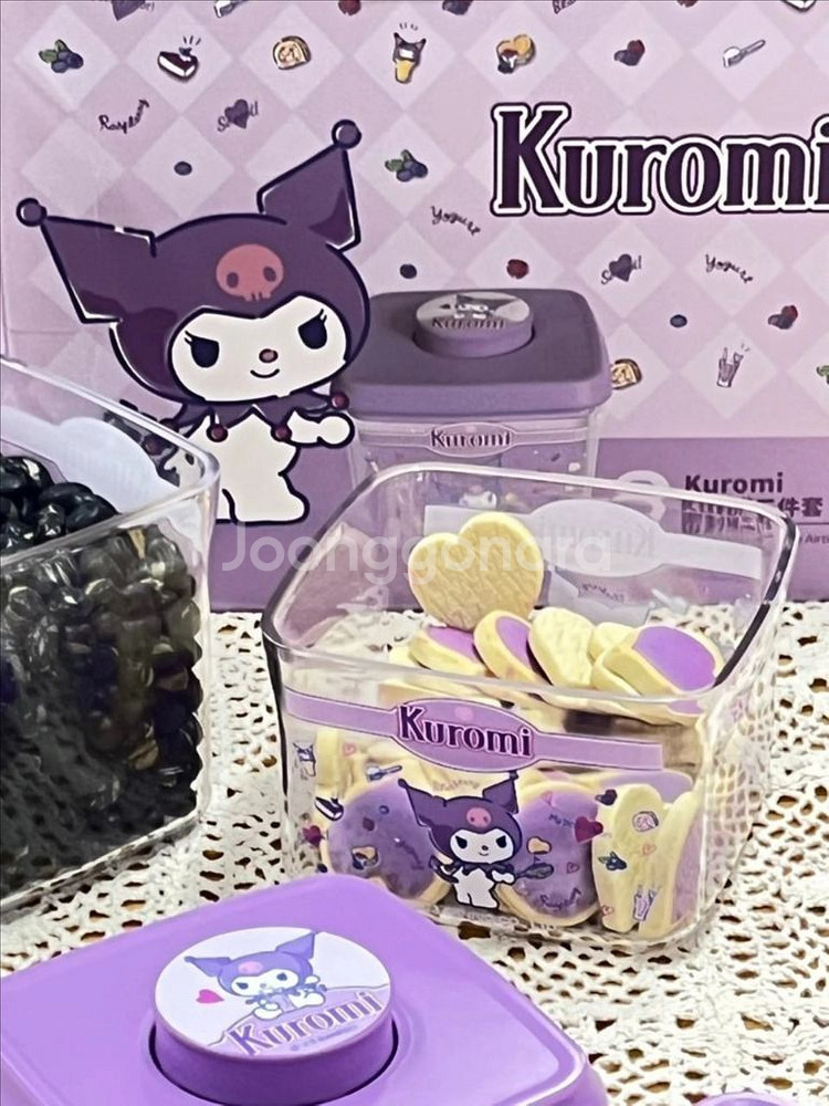 산리오 쿠로미 내열 진공 밀폐 시리얼 분유보관함 세트--1