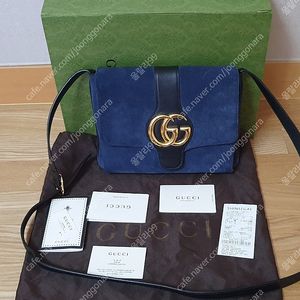 구찌 GG 스웨이드 숄더백 미듐 550126