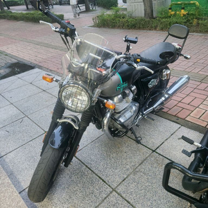 로얄엔필드 인터십터650