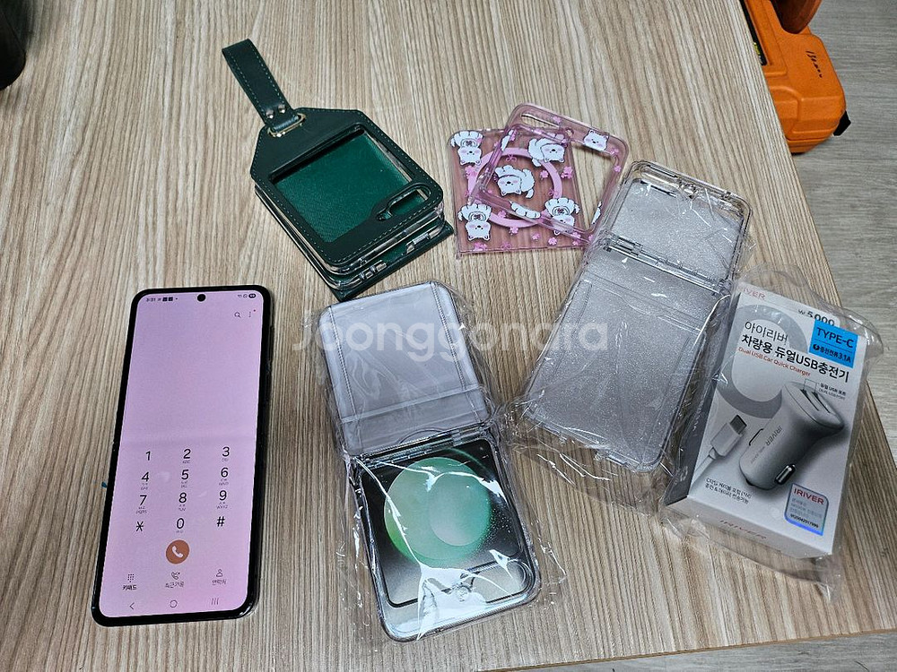 삼성 갤럭시 Z플립5 (8월 26일 센터 올갈이폰)--0