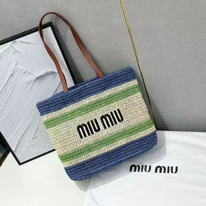 미우미우 크로셰 토트백