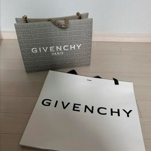 지방시 체인 토트백