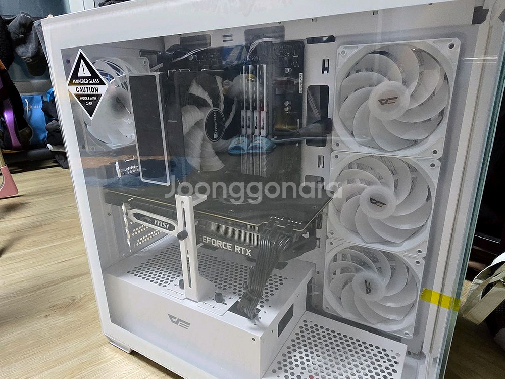 RTX 2070 화이트 PC 팝니다.--0