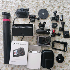 DJI 오즈모 액션 5 Pro + 악세서리, 배터리들