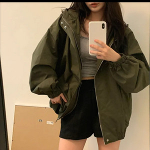 주얼리사려고 바람막이파라유ㅠ