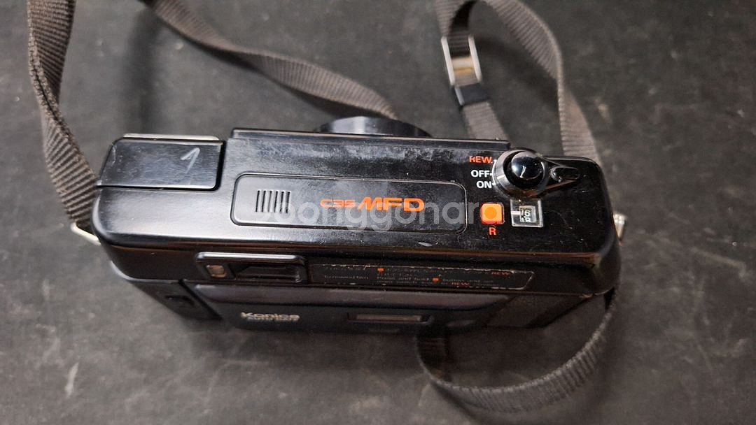 고장/코니카c35 mfd auto focus 필름카메라--3