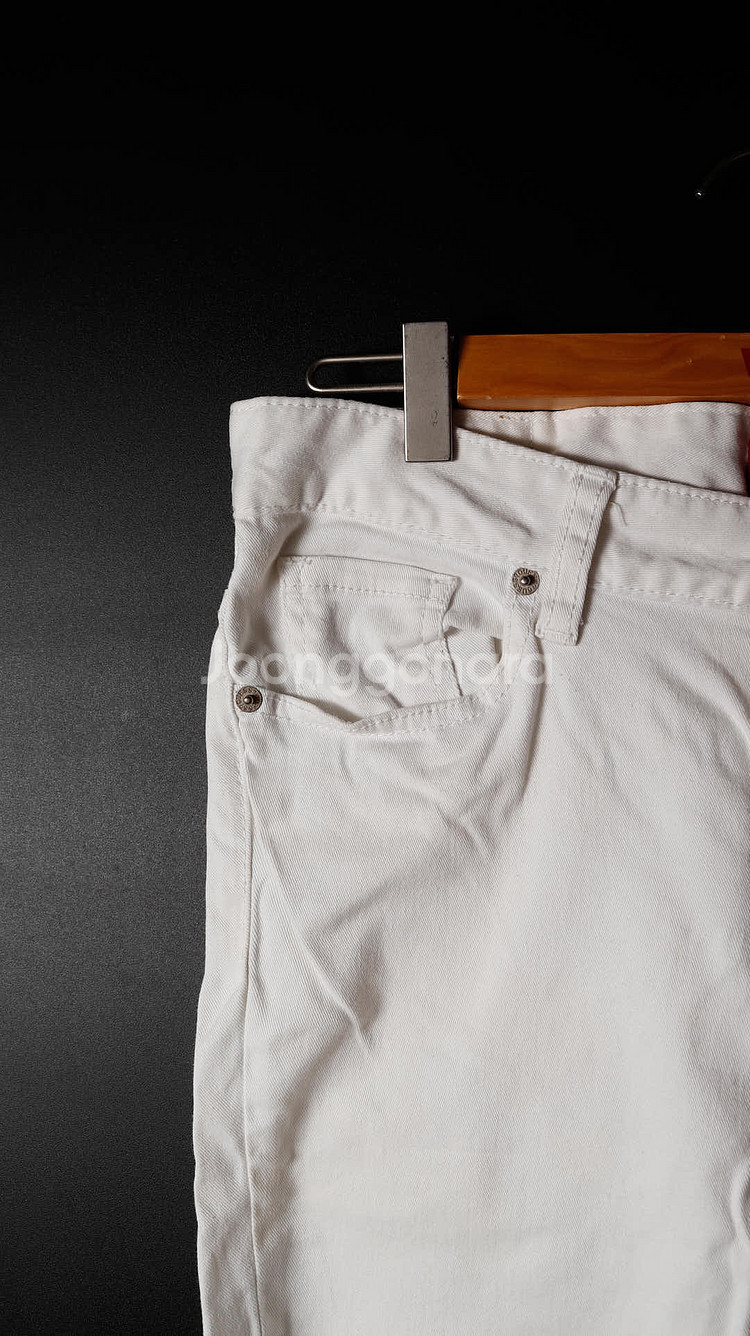 게스 흰색 반바지--1