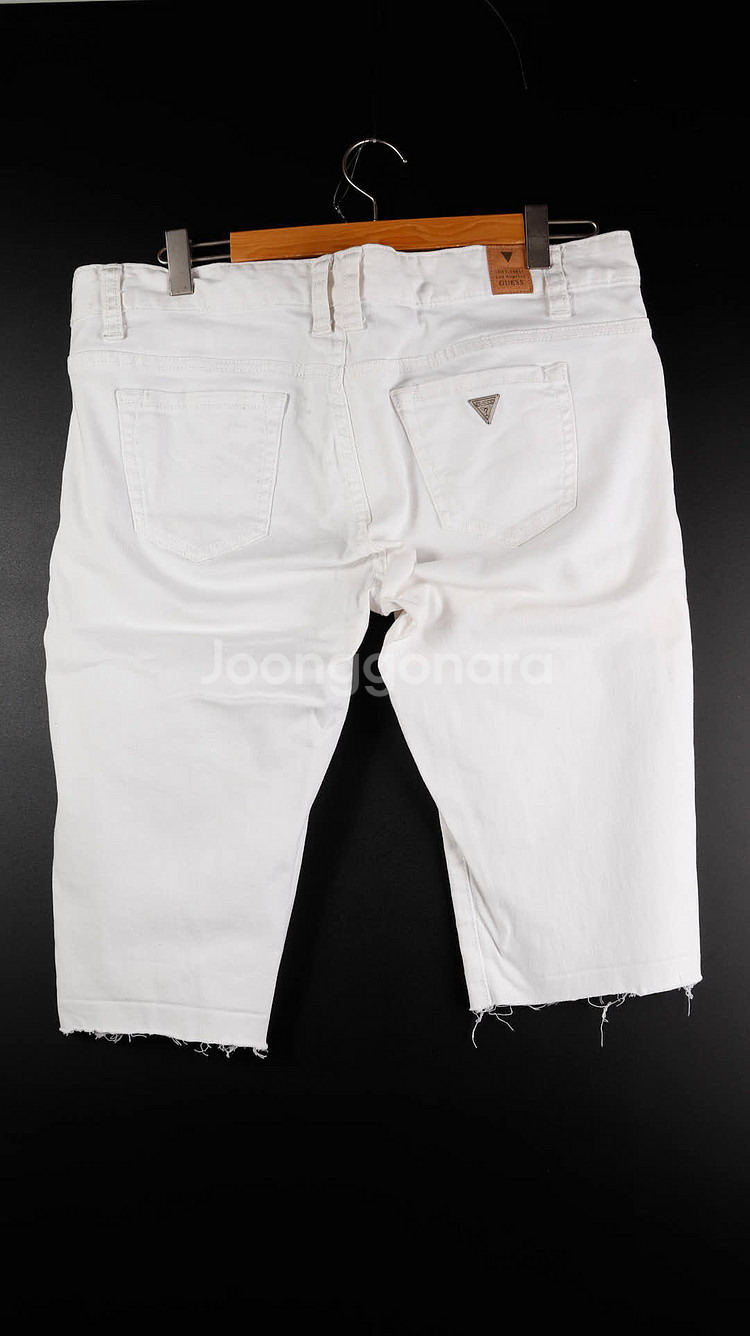 게스 흰색 반바지--7
