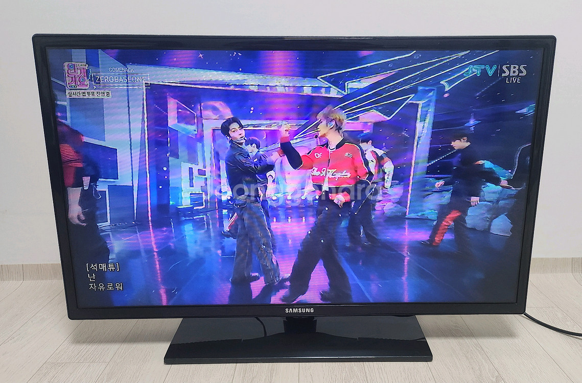 삼성 32인치 LED TV(UNEH4000F)--0
