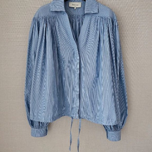 (정품) 베르니스 셔츠 블라웃