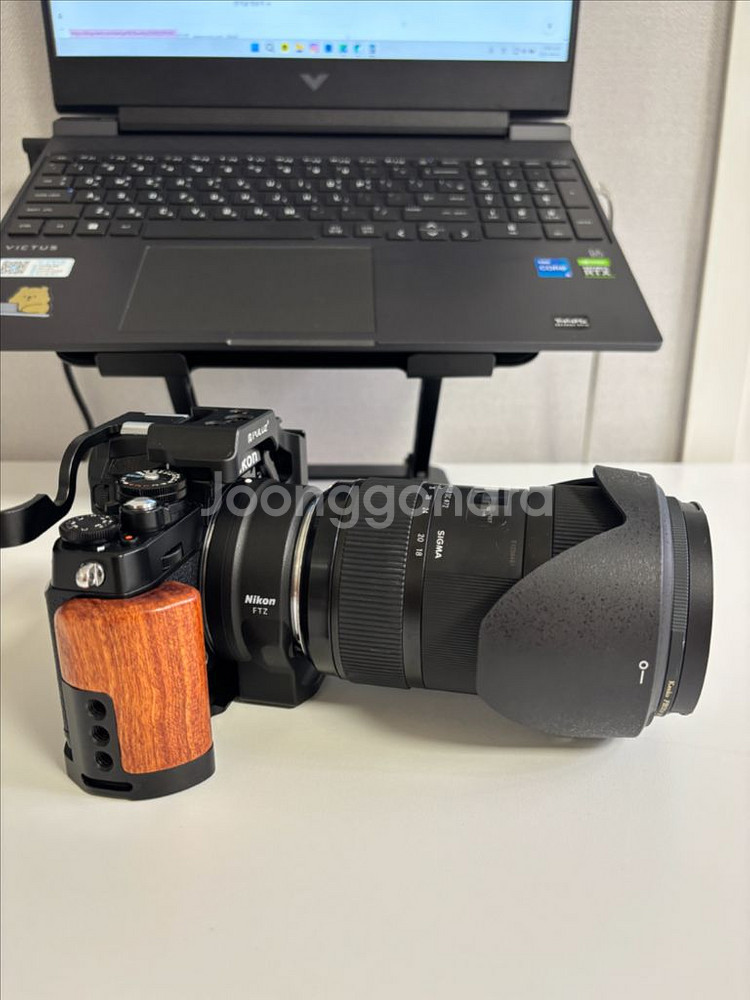 니콘ZFC + FTZ1 + 18-35 f1.8--0