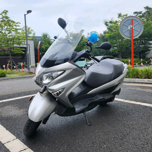 스즈키 버그만 125 스쿠터 pcx nmax 베스파