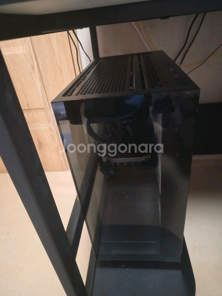 검정색 PC 케이스 판매합니다. 내부가 보이는 투명한--2