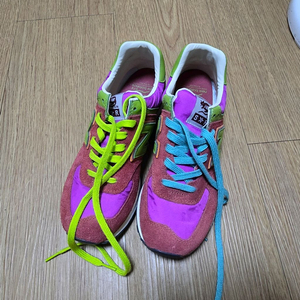 뉴발란스x스트레이 랫츠 574