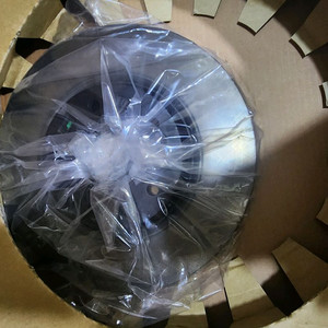 더뉴 k8 하이브리드 19인치 순정 전륜 브레이크 세트