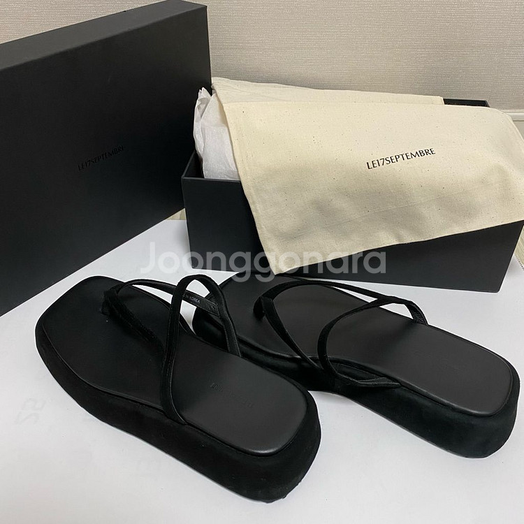 le17septembre v line sandal--2