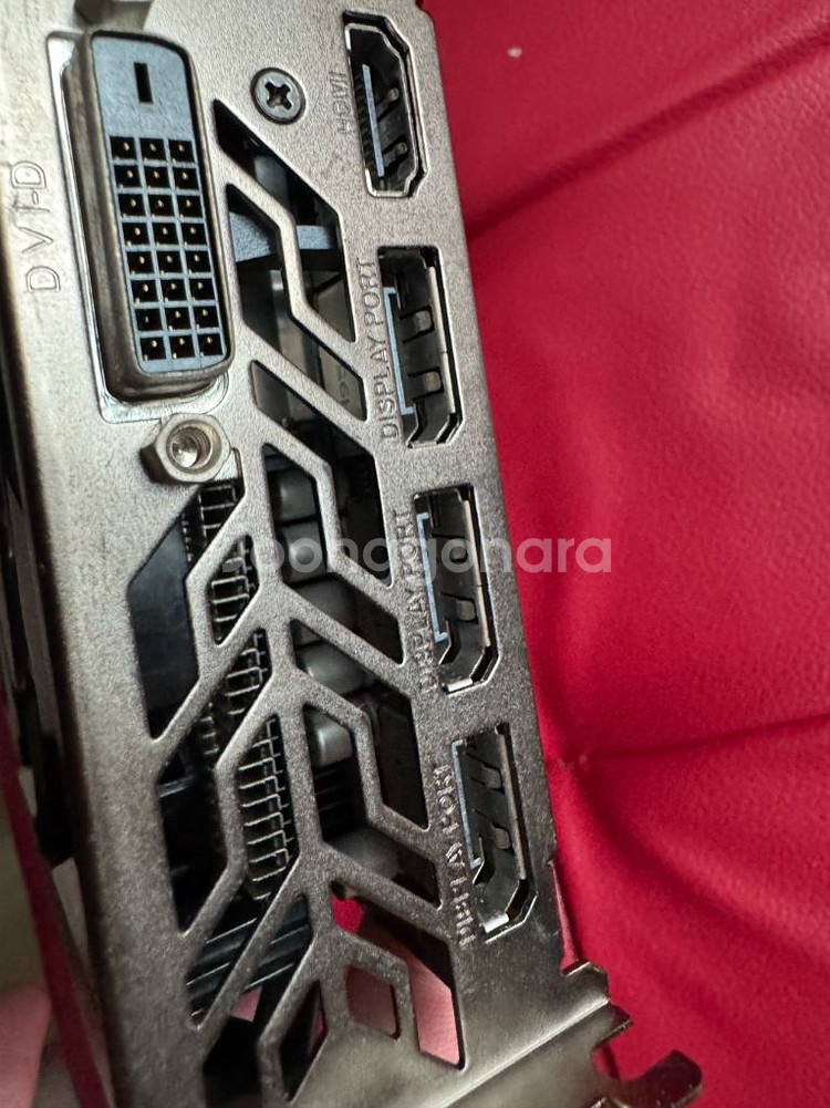 ASROCK 팬텀게이밍 RX570 4GB 그래픽카드--2