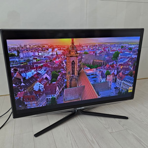 삼성 32인치 스마트 LED TV (모델: UN32ES