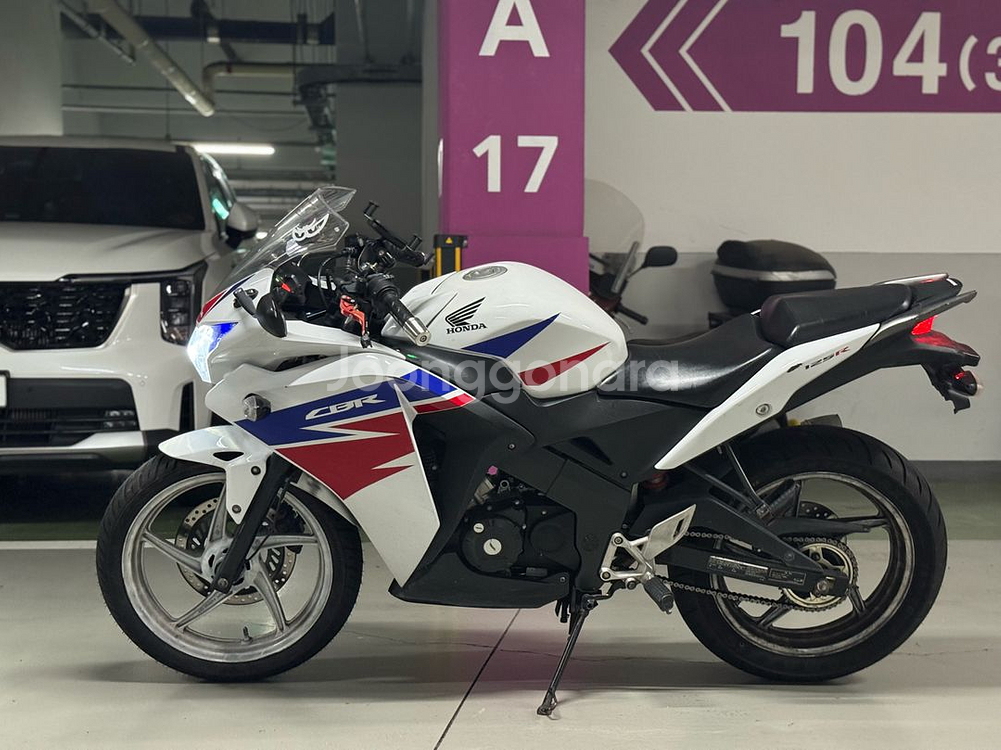 cbr125 16년식 판매합니다 마지막에 시동영상 있음--1