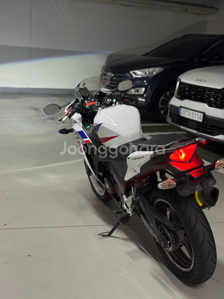 cbr125 16년식 판매합니다 마지막에 시동영상 있음--2