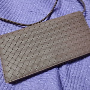 정품 보테가 크로스백 인디핑크?