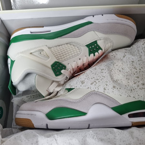 나이키 조던4 파인그린 SB 265사이즈