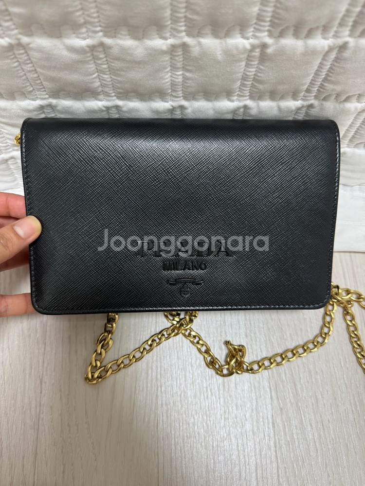 프라다 WOC 크로스 체인백 팔아요.--0