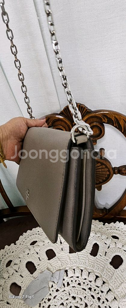 토리버치 체인 크로스백 가방--3