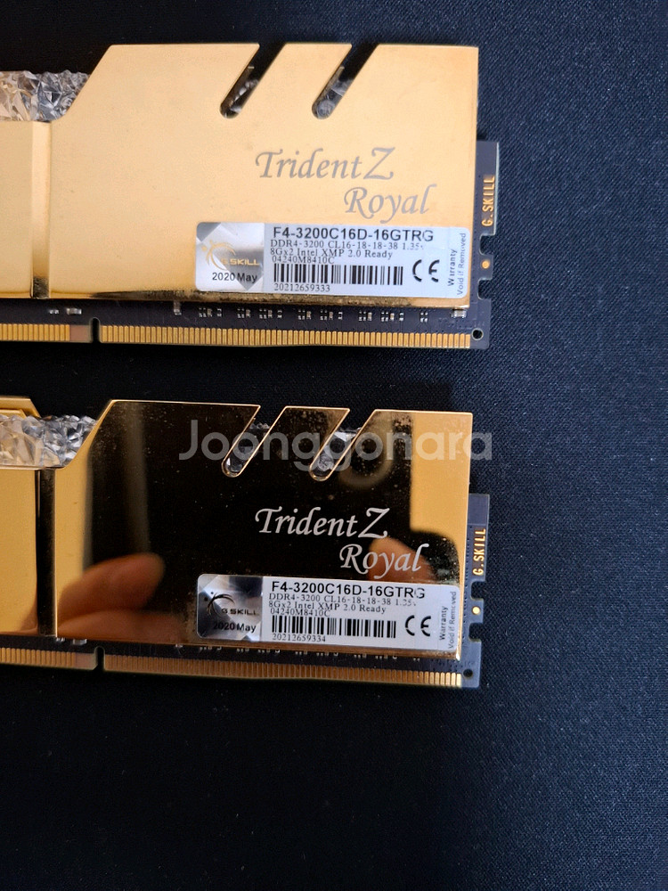 지스킬 로얄 DDR4 3200 16GB(8GB 두개)--2