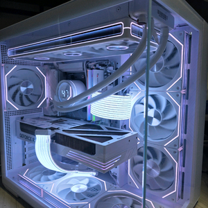 라이젠 9600X RTX5070TI 올화이트 본체