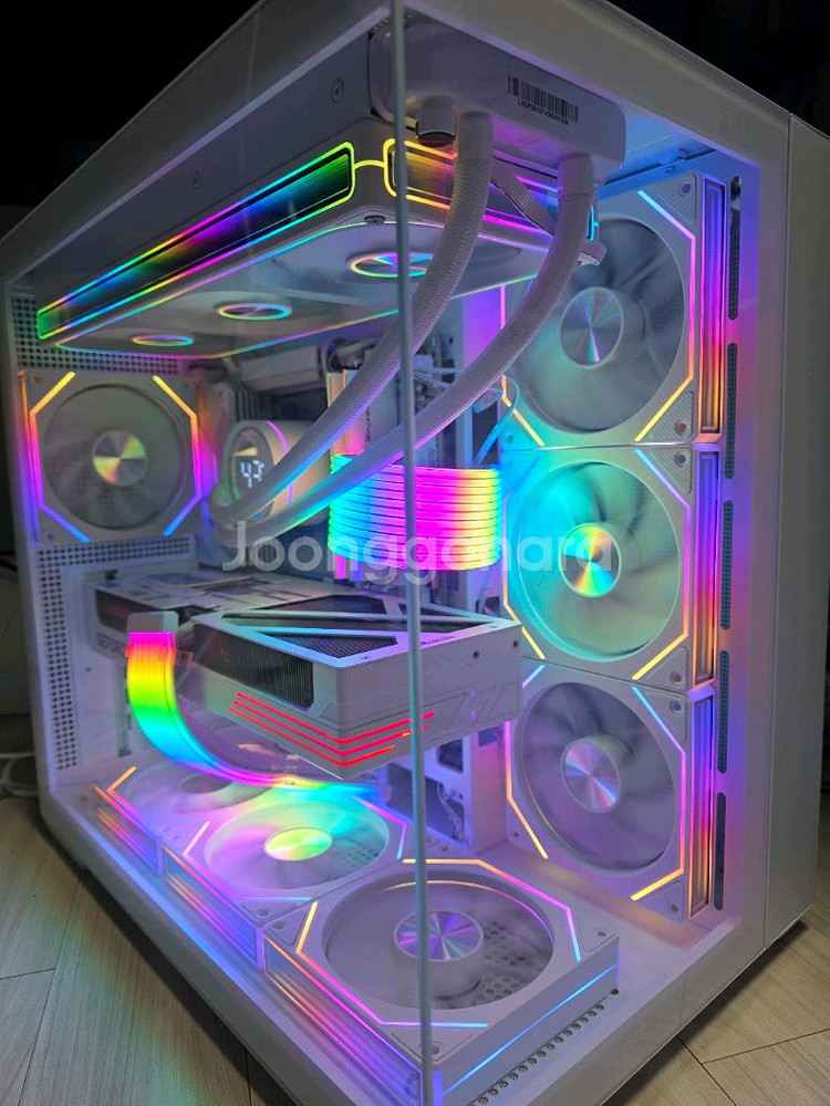 라이젠 9600X RTX5070TI 올화이트 본체--2