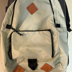 카키스 L.W Daypack Stone