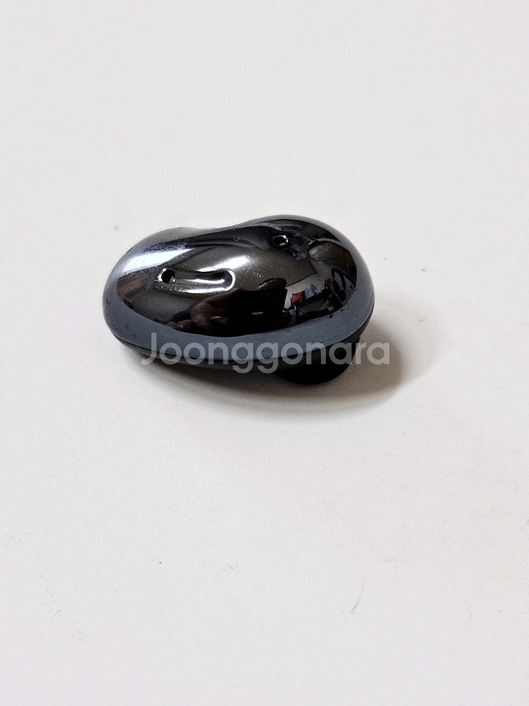 버즈라이브 블랙 왼쪽--0