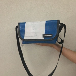 프라이탁 하와이파이브오 팝니다