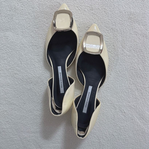 VIVI&SHOESHOE 아이보리 플랫 슬링백 245