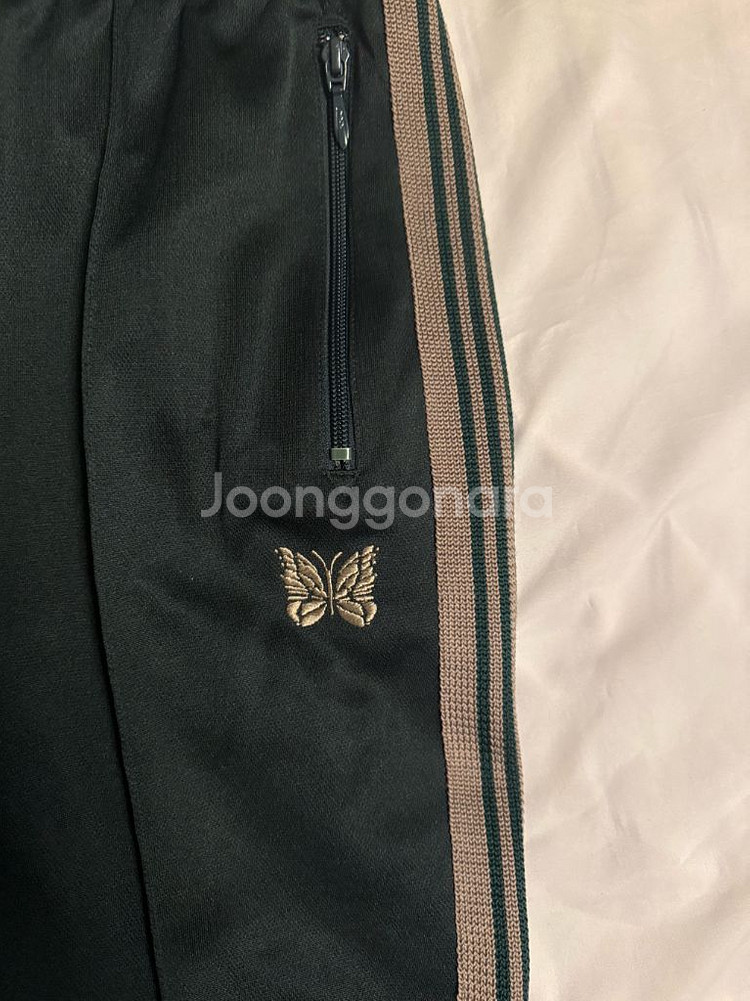 [L] 니들스 트랙팬츠 부츠컷 딥그린--3