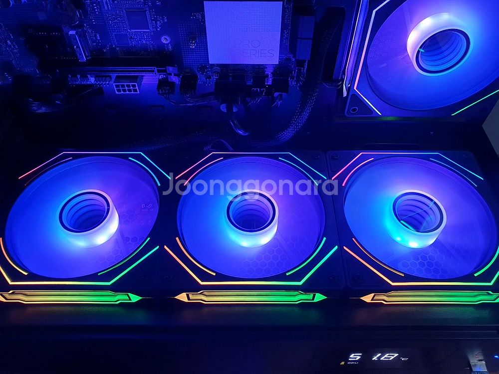 미사용 ) 반본체 게이밍 컴퓨터 9800X3D PC--5