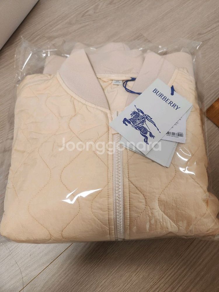 25년 신상 버버리 퀼팅 봄버 자켓 새제품--5