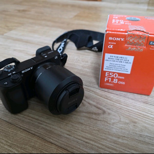 소니 E마운트 50mm F1.8 여친렌즈 팝니다.