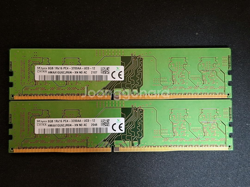 하이닉스 DDR4 3200AA 16GB(8GB두개)--0