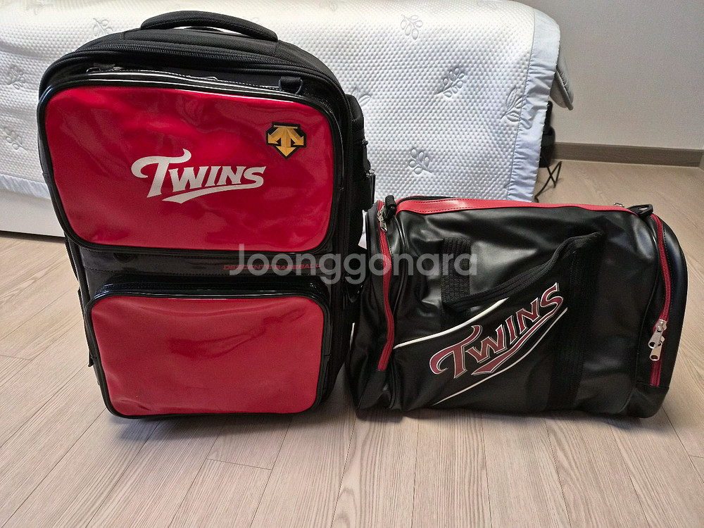LG TWINS 데상트 선수용 가방 해지스 더플백--1