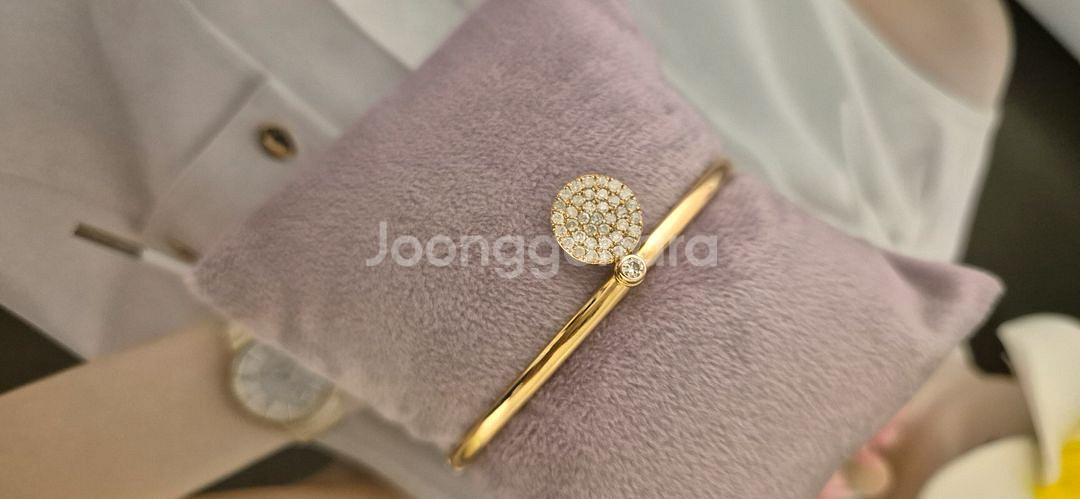 18k 크림러프다이아 뱅글팔찌--3